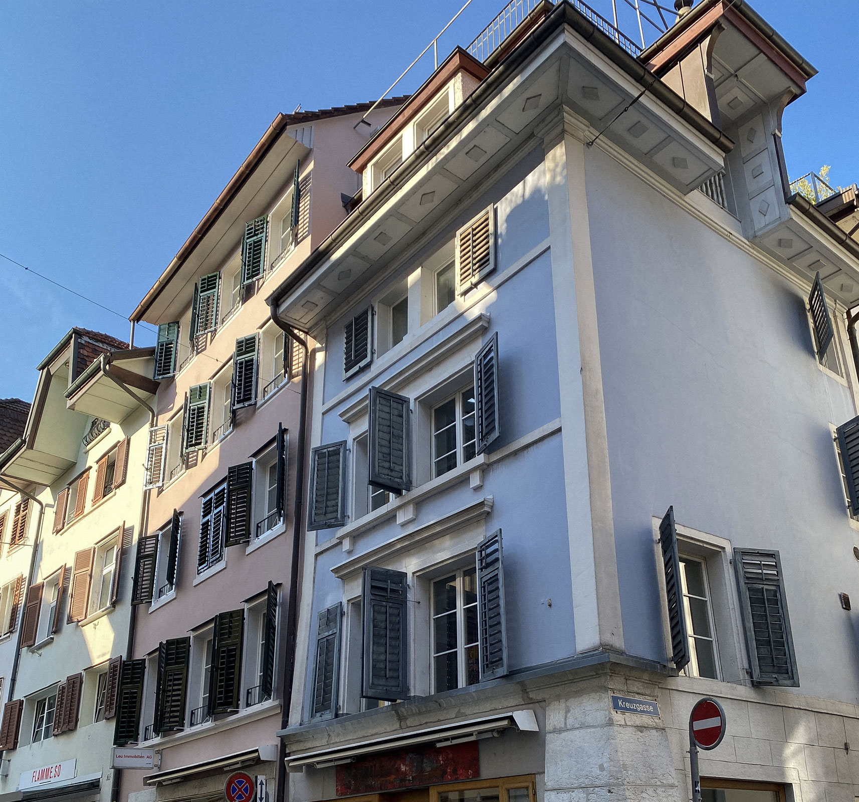 Notre service est idéal pour divers types de biens immobiliers – des logements individuels aux grandes propriétés commerciales.